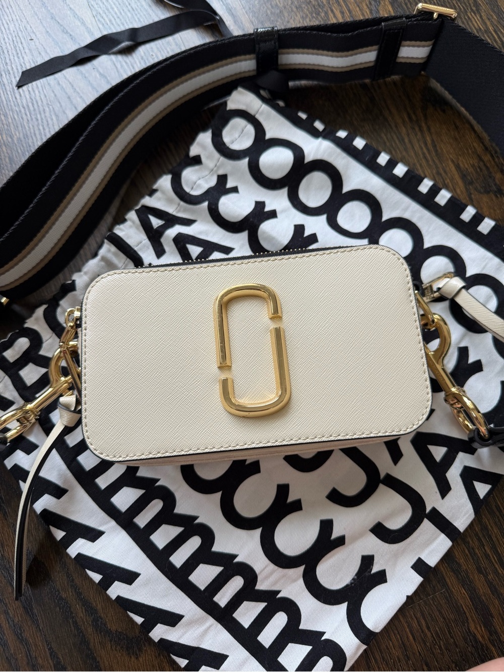 Marc Jacobs Snapshot Bag with removable strap and gold chain